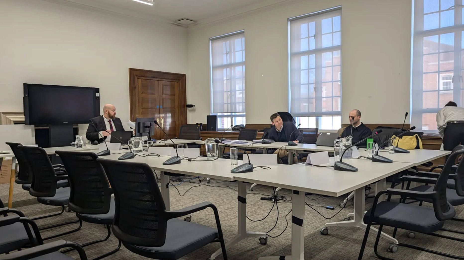 Why Simultaneous Interpretation Headsets Are A Must-Have For International Conferences