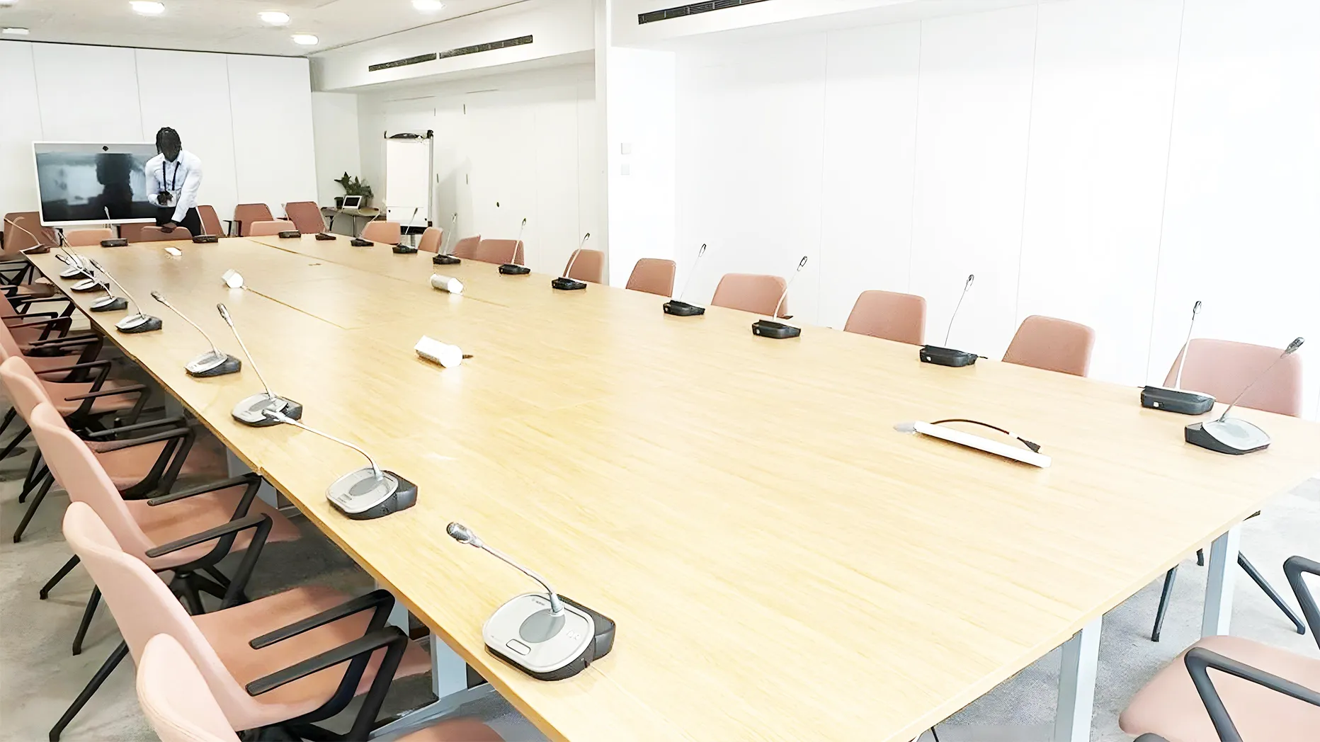 The Role of Simultaneous Interpreters In London’s Multinational Conferences